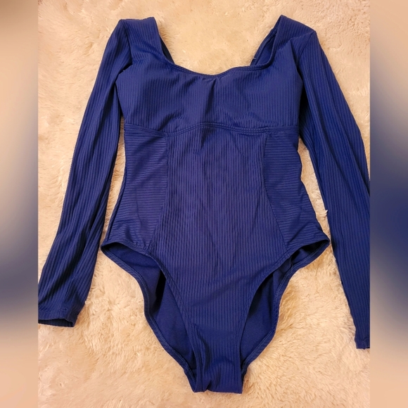 Stylish Women bodysuit - Picture 1 of 7